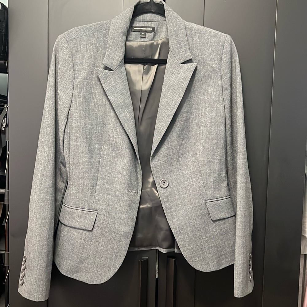 Express gray Blazer. Size 10. Gently worn. Excellent condition.